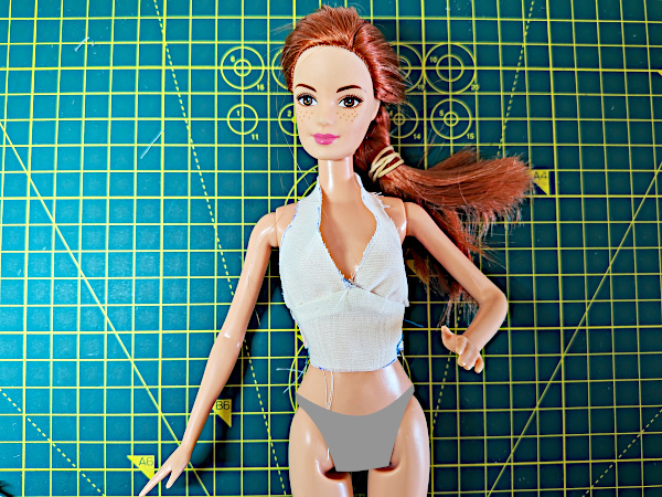Second fitting of the bodice on the doll